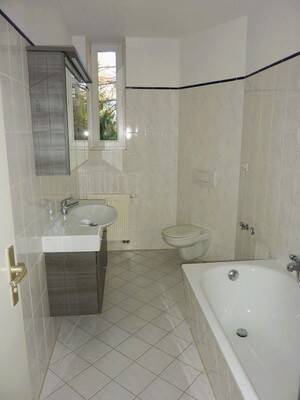 Etagenwohnung Weißenfels - 4 Zimmer, 81 m&sup2;, 450&euro; | Angebot:25669899