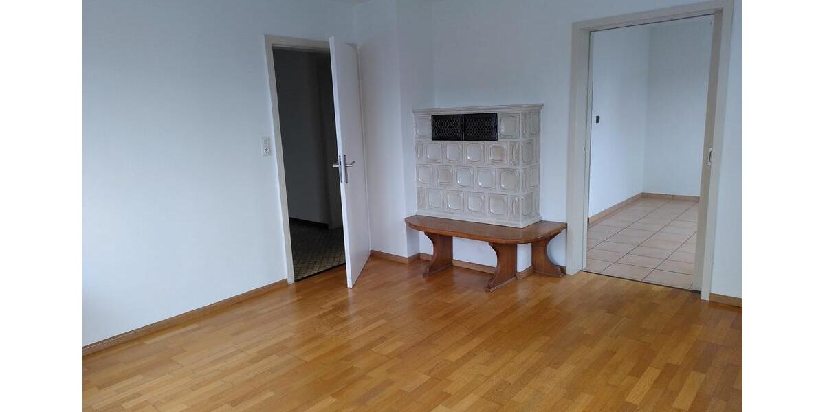 Etagenwohnung Vogtsburg im Kaiserstuhl - 4 Zimmer, 80 m&sup2;, 1.100&euro; | Angebot:26033413