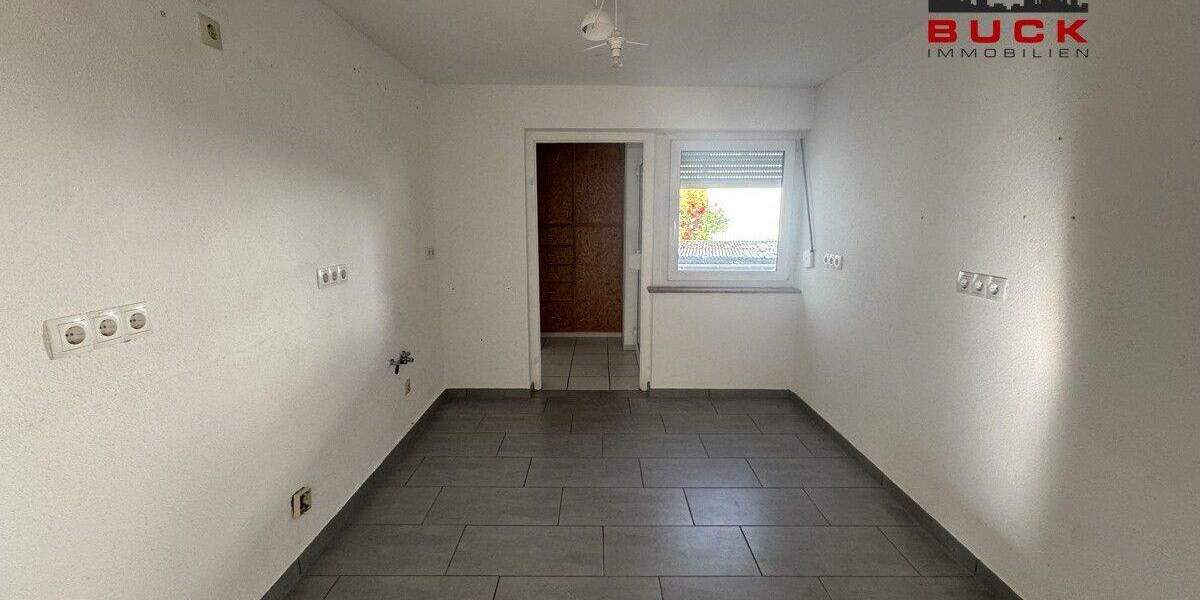 Etagenwohnung Mühlhausen - 4 Zimmer, 97 m&sup2;, 750&euro; | Angebot:25696259