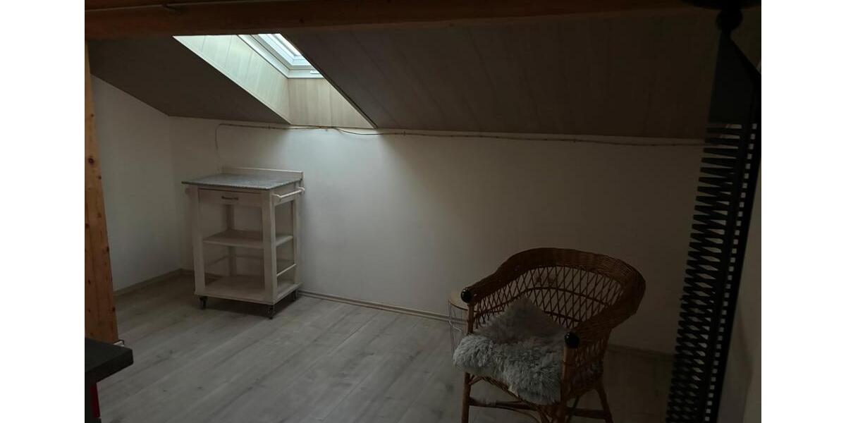 Dachgeschoßwohnung Tann - 2 Zimmer, 700&euro; | Angebot:23599750