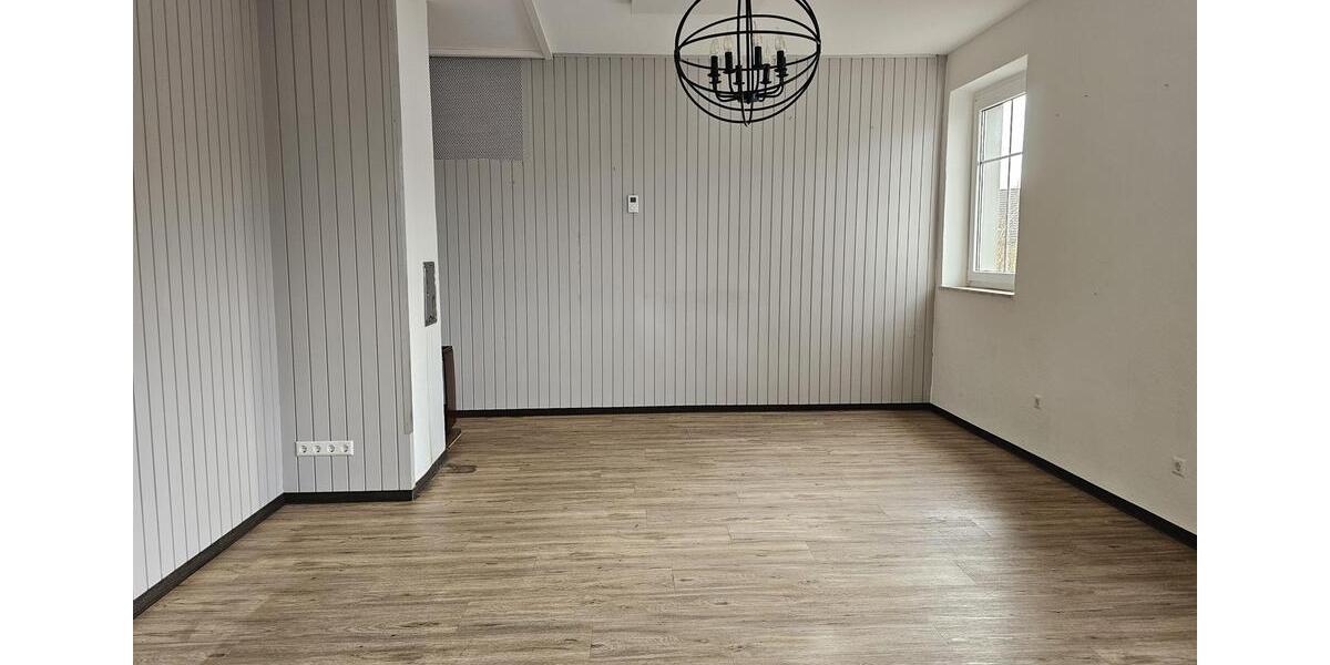 Lagerhalle mit Büro Geislingen-Binsdorf zu vermieten (70+76m²) zimmer