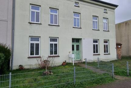 Wohnung Güstrow - 1 Zimmer, 35 m&sup2;, 290&euro; | Angebot:25909135