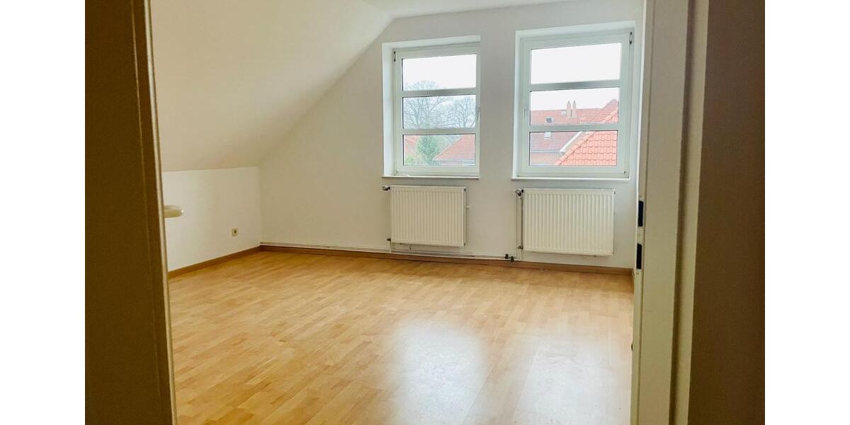 Dachgeschoßwohnung Burgwedel - 3 Zimmer, 110 m&sup2;, 1.000&euro; | Angebot:25131504