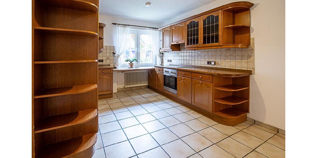 Etagenwohnung Hoffeld - 4 Zimmer, 121 m&sup2;, 780&euro; | Angebot:26498349