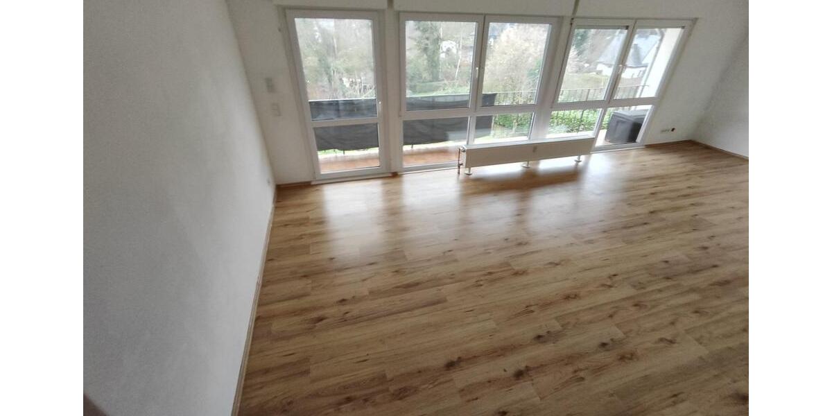 Erdgeschoßwohnung Ralingen - 4 Zimmer, 120 m&sup2;, 1.000&euro; | Angebot:25716152