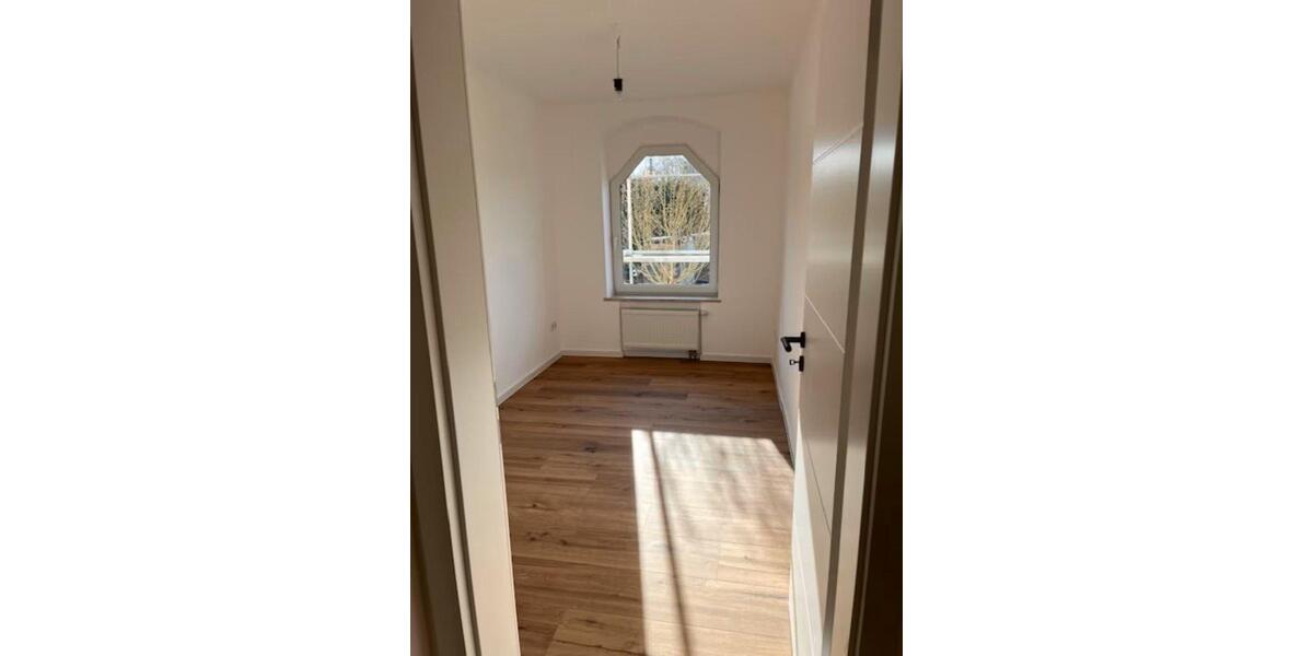 Erdgeschoßwohnung Grimma - 4 Zimmer, 94 m&sup2;, 1.100&euro; | Angebot:26631298