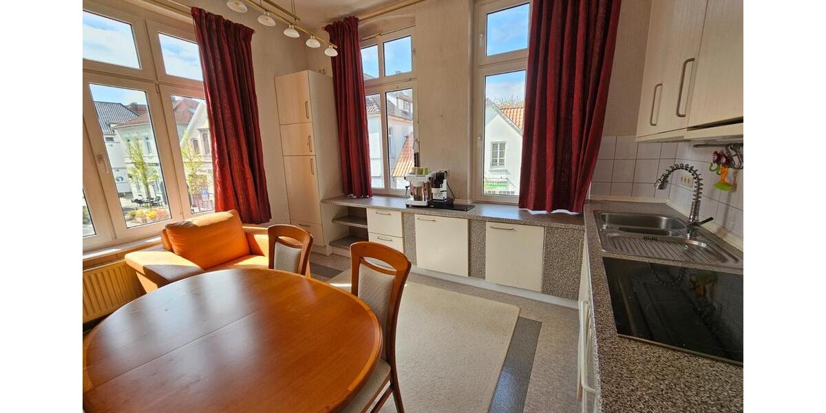 Schön möblierte Wohnung mit Wintergarten, Terrasse und Stellplatz 4 zimmer