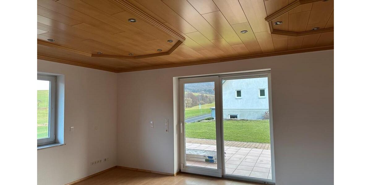 Erdgeschoßwohnung Hilders - 3 Zimmer, 121 m&sup2;, 900&euro; | Angebot:26522697