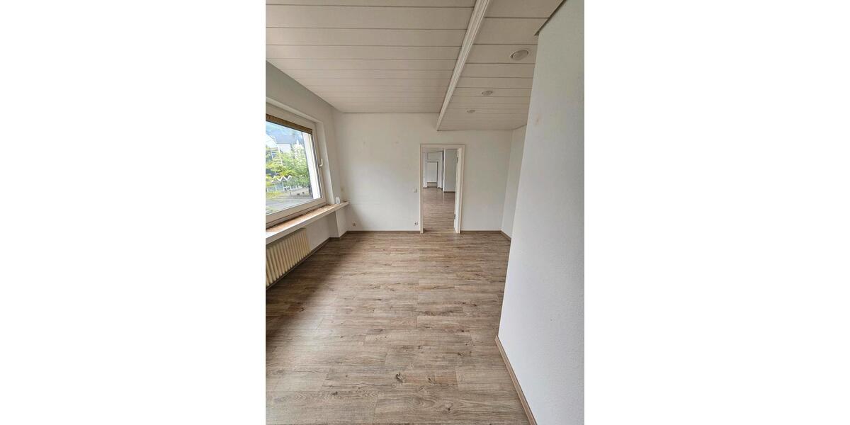 Etagenwohnung Lennestadt - 3 Zimmer, 85 m&sup2;, 890&euro; | Angebot:26693978