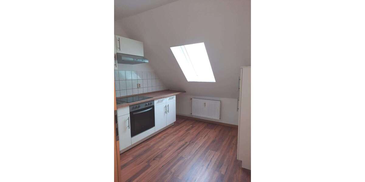 gepflegte 2-Zimmer-Wohnung inkl. Einbauküche ***1 Monat Kaltmietenfrei*** - Dachgeschoßwohnung Burg | Angebot:9601438