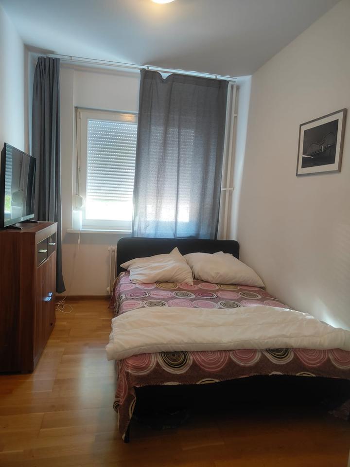 1 Private Room in lovely 3 room apartment