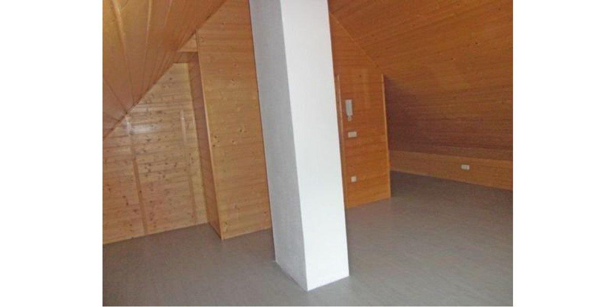 Etagenwohnung Kranzberg - 3 Zimmer, 80 m&sup2;, 900&euro; | Angebot:26122402