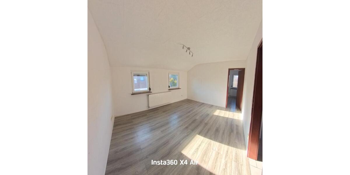 Dachgeschoßwohnung Ellwangen (Jagst) - 4 Zimmer, 80 m&sup2;, 790&euro; | Angebot:26679245