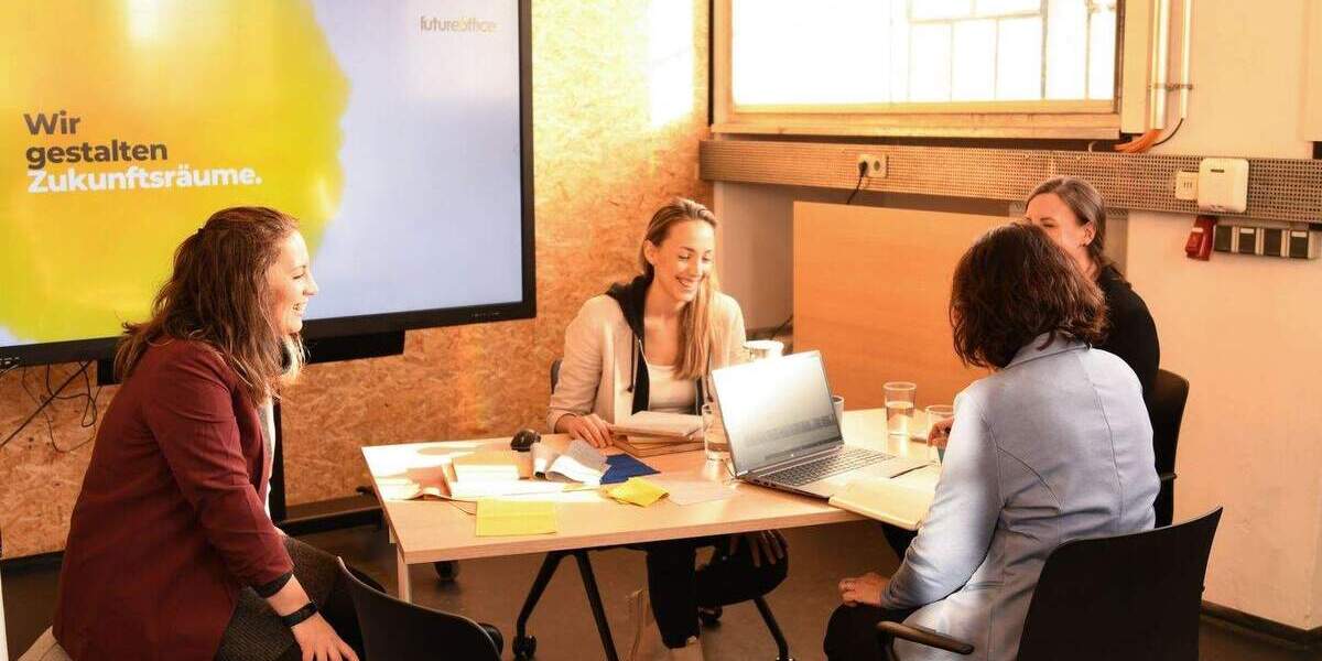 Historischer Backstein-Charme: Projekt-Meetingraum ganztags zimmer