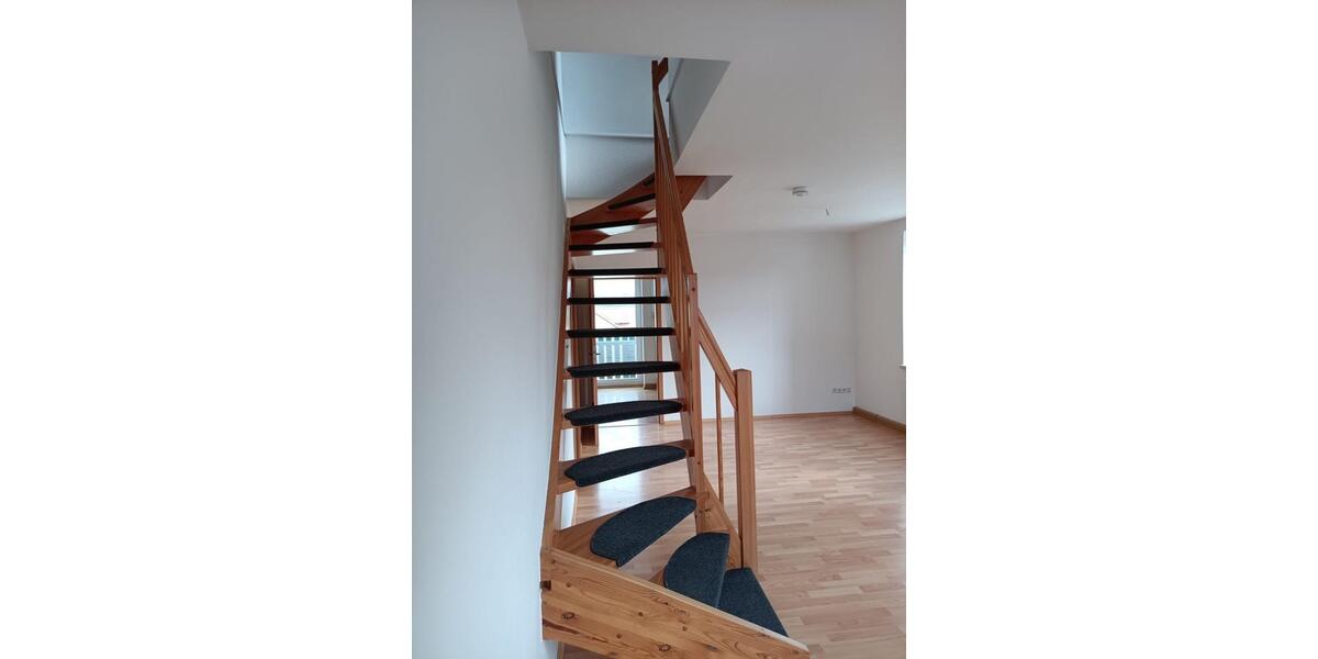 Maisonettenwohnung Oelsnitz (Erzgebirge) - 2 Zimmer, 61 m&sup2;, 366&euro; | Angebot:26576705