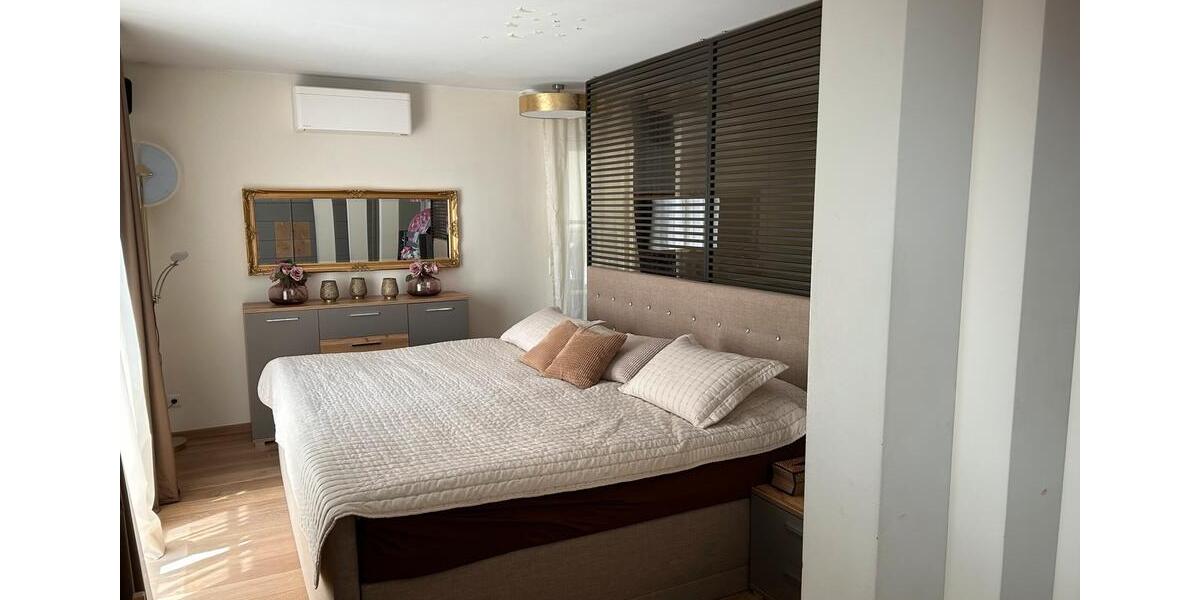 Villa Bergisch Gladbach Gronau - 4 Zimmer, 260 m&sup2;, 3.500&euro; | Angebot:24567833