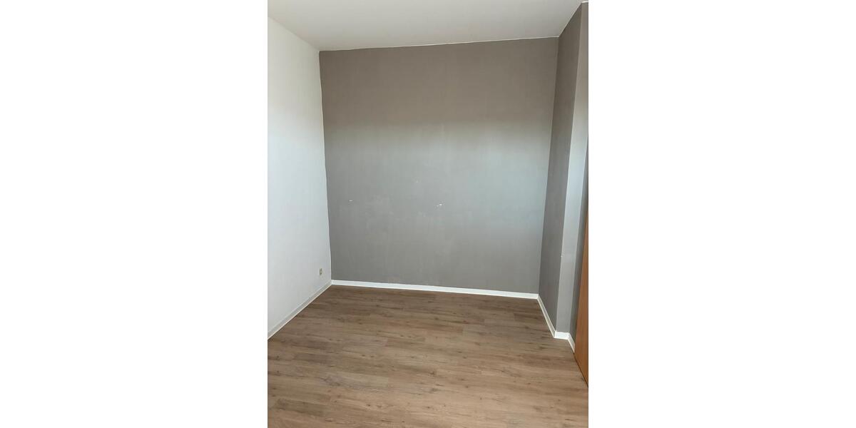 Erdgeschoßwohnung Nienburg (Saale) - 3 Zimmer, 81 m&sup2;, 680&euro; | Angebot:25853796