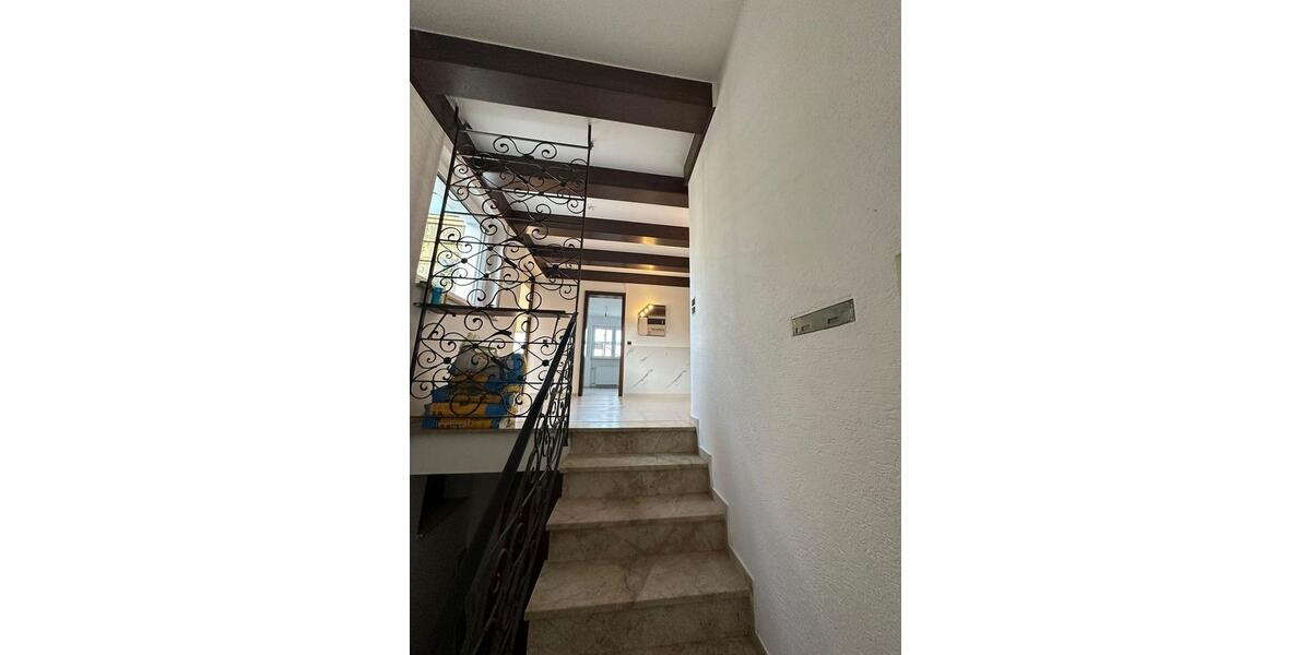 Erdgeschoßwohnung Uhingen - 4 Zimmer, 120 m&sup2;, 1.600&euro; | Angebot:25988250