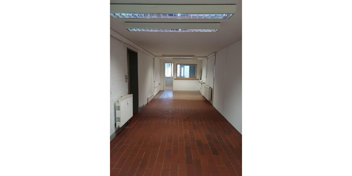 Halle + Lager + Werkstatt mit Büro in Wolfsburg-Ehmen zimmer