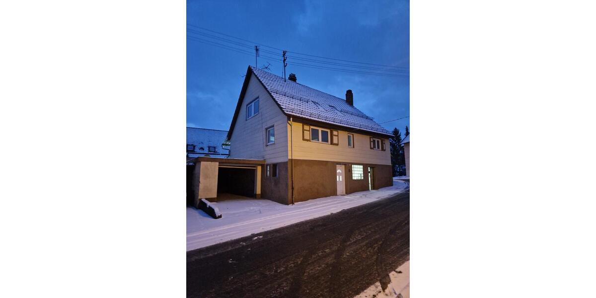 Einfamilienhaus Buchen (Odenwald) - 6.5 Zimmer, 150 m&sup2;, 1.300&euro; | Angebot:25221653