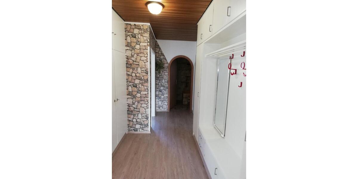 EG - Wohnung - 4 Zimmer + Küche + Garage zimmer