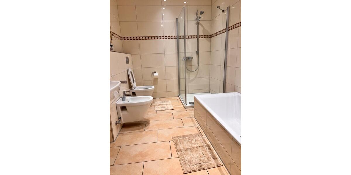 Wohnen auf Zeit Wesel Bislich - 5 Zimmer, 220 m&sup2;, 2.900&euro; | Angebot:26123312