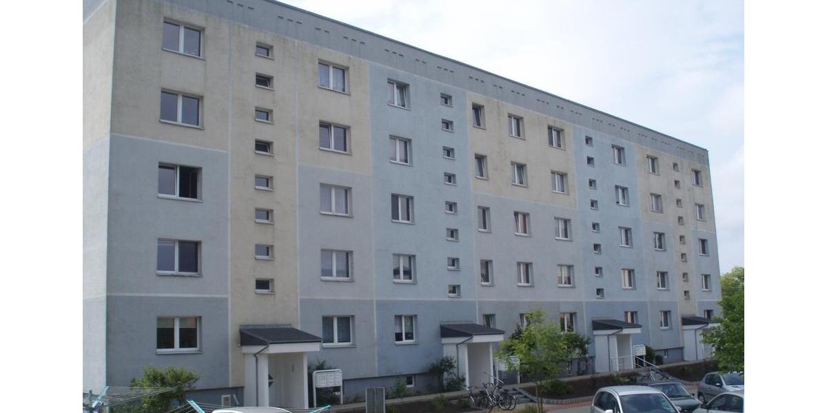 Schöne 4-Zimmer-Wohnung mit Einbauküche in ruhiger Lage in Neustrelitz 4 zimmer