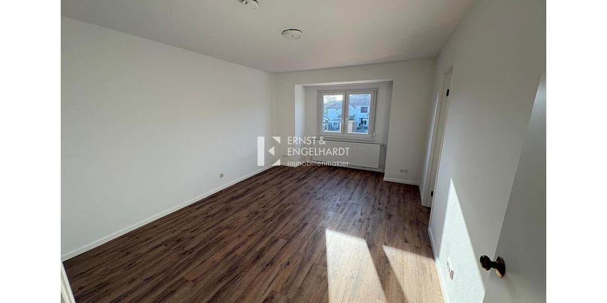 Reihenhaus Kitzingen - 5 Zimmer, 125 m&sup2;, 1.450&euro; | Angebot:25348853
