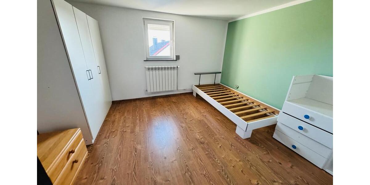 Dachgeschoßwohnung Windsbach - 2 Zimmer, 70 m&sup2;, 800&euro; | Angebot:26042542