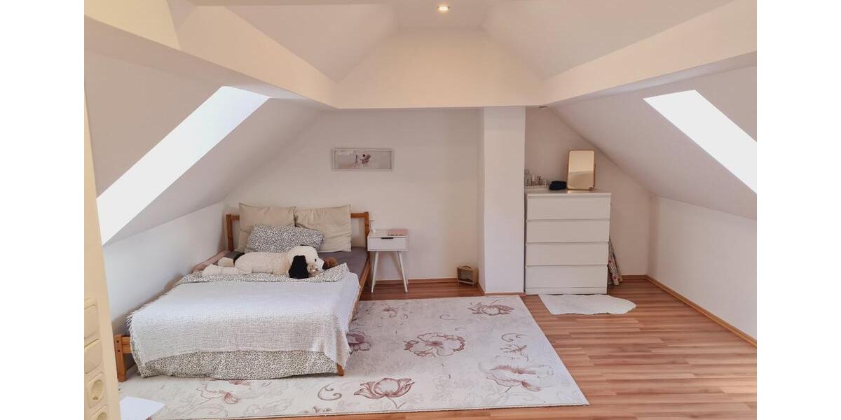 Dachgeschoßwohnung Schwandorf - 1 Zimmer, 50 m&sup2;, 400&euro; | Angebot:25959676