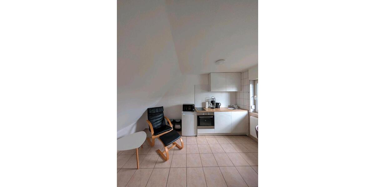 Dachgeschoßwohnung Burg (Dithmarschen) - 1 Zimmer, 15 m&sup2;, 400&euro; | Angebot:26682693