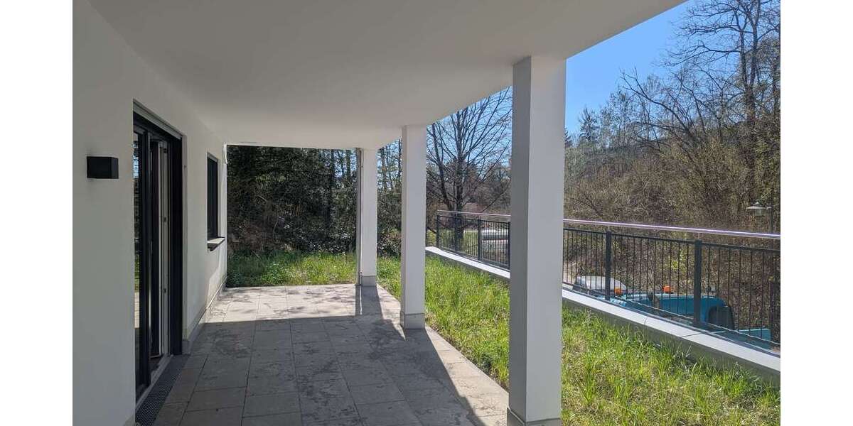 Etagenwohnung Straubing - 3 Zimmer, 102 m&sup2;, 1.220&euro; | Angebot:26142454