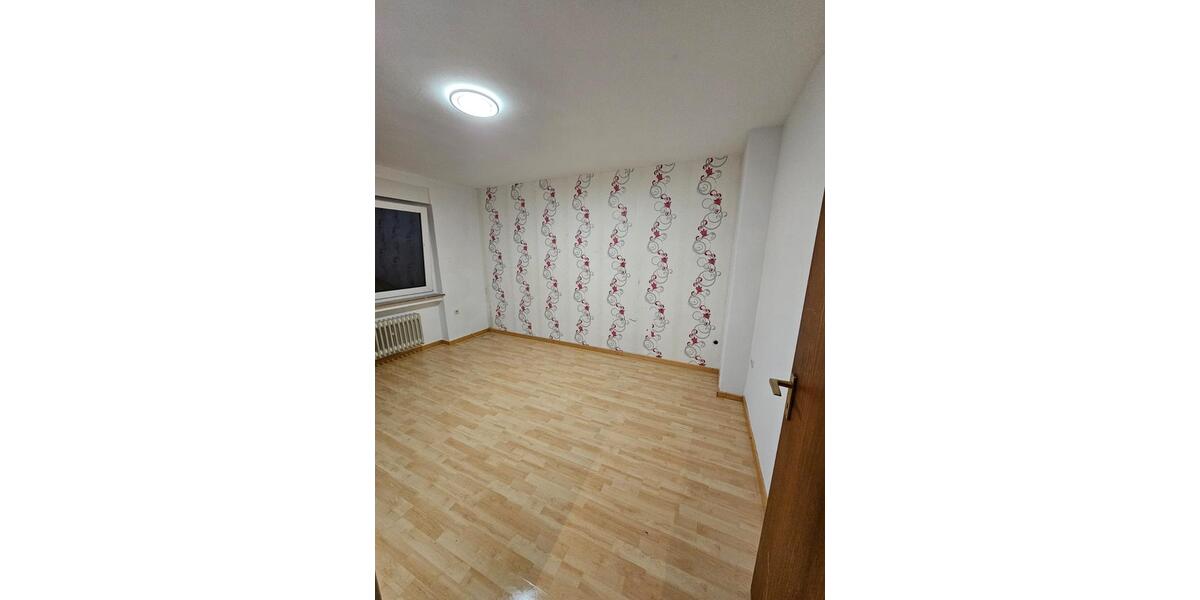 Reihenhaus Welschbillig - 8 Zimmer, 200 m&sup2;, 1.400&euro; | Angebot:25569678