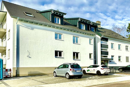 Helle 2 Zimmer Wohnung im EG mit Aufzug und Balkon