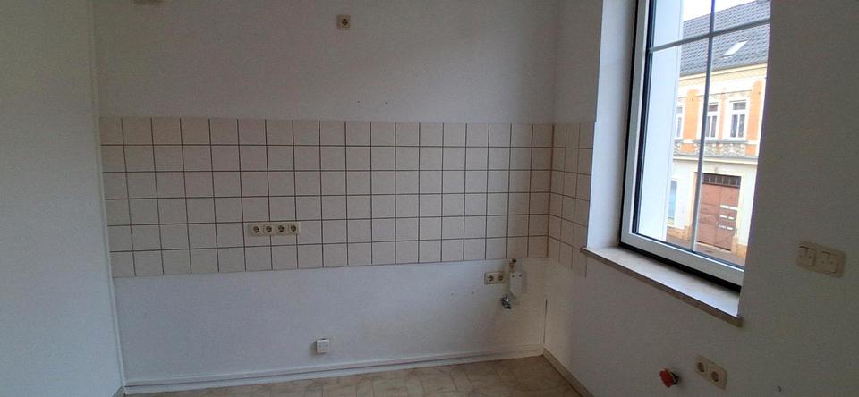 Etagenwohnung Groitzsch - 2 Zimmer, 70 m&sup2;, 490&euro; | Angebot:25831506
