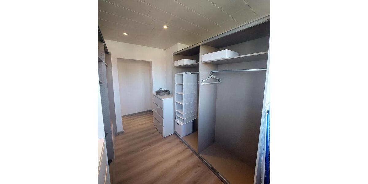 Etagenwohnung Rühen - 4 Zimmer, 75 m&sup2;, 1.050&euro; | Angebot:25519810