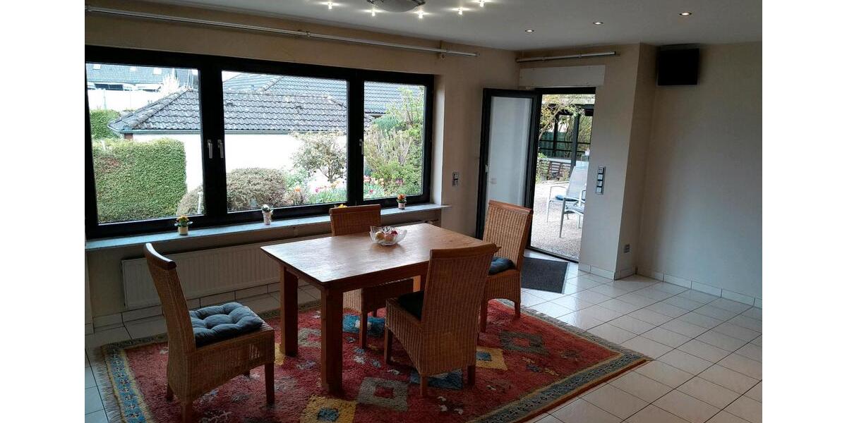 Etagenwohnung Rosbach vor der Höhe - 1 Zimmer, 100 m&sup2;, 600&euro; | Angebot:26491635
