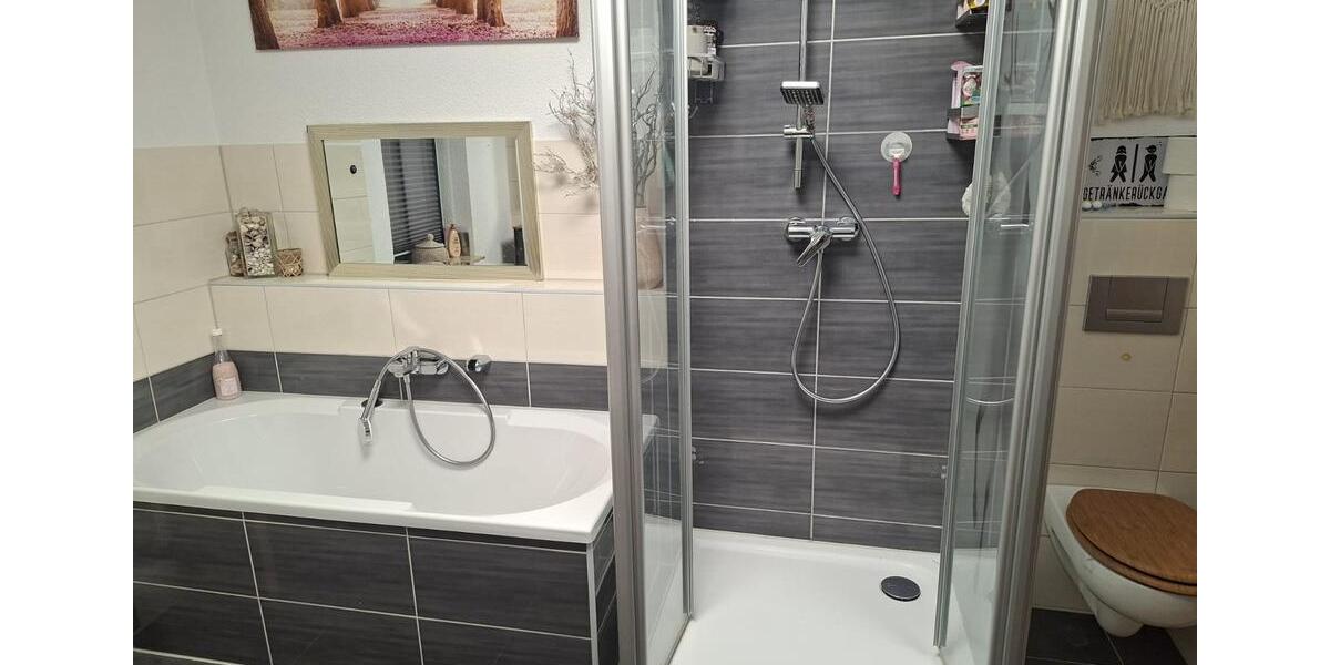 ***RESERVIERT*** 96m² | 4-Raum Wohnung | Mietwohnung | EBK Küche | Kamin | Balkon | Parken | Keller 4 zimmer