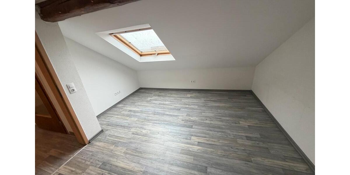 Dachgeschoßwohnung Marktheidenfeld - 2 Zimmer, 53 m&sup2;, 600&euro; | Angebot:25249686