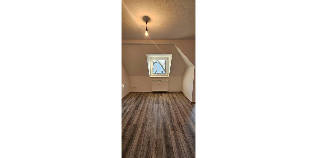 Dachgeschoßwohnung Duisburg Essenberg - 3 Zimmer, 73 m&sup2;, 529&euro; | Angebot:24979248