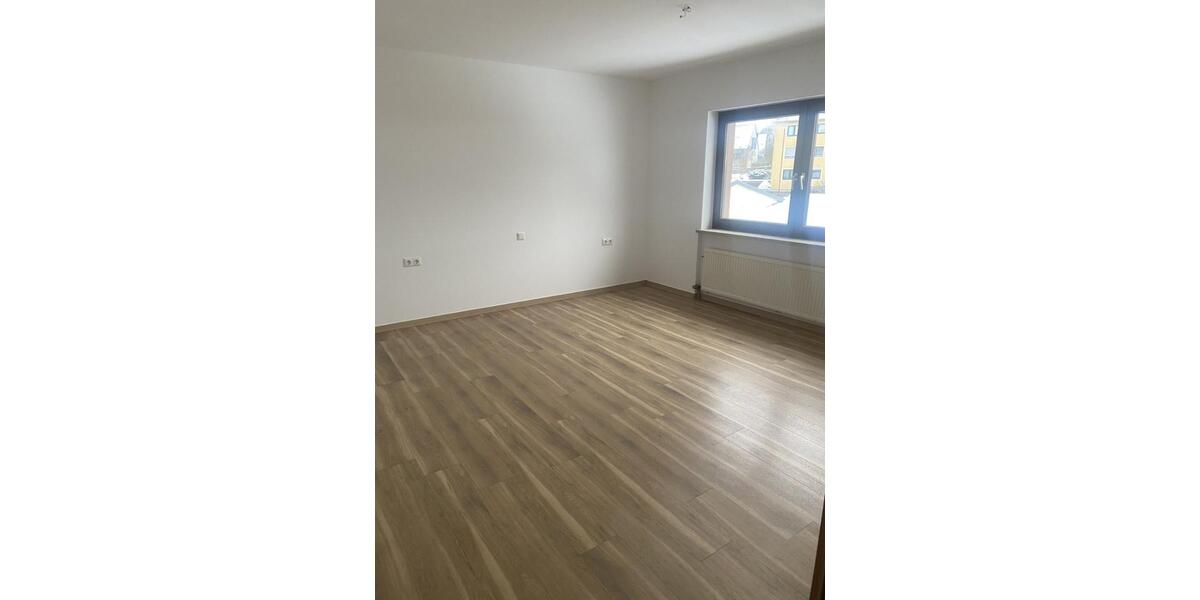 Dachgeschoßwohnung Marktredwitz - 3 Zimmer, 85 m&sup2;, 700&euro; | Angebot:24486577