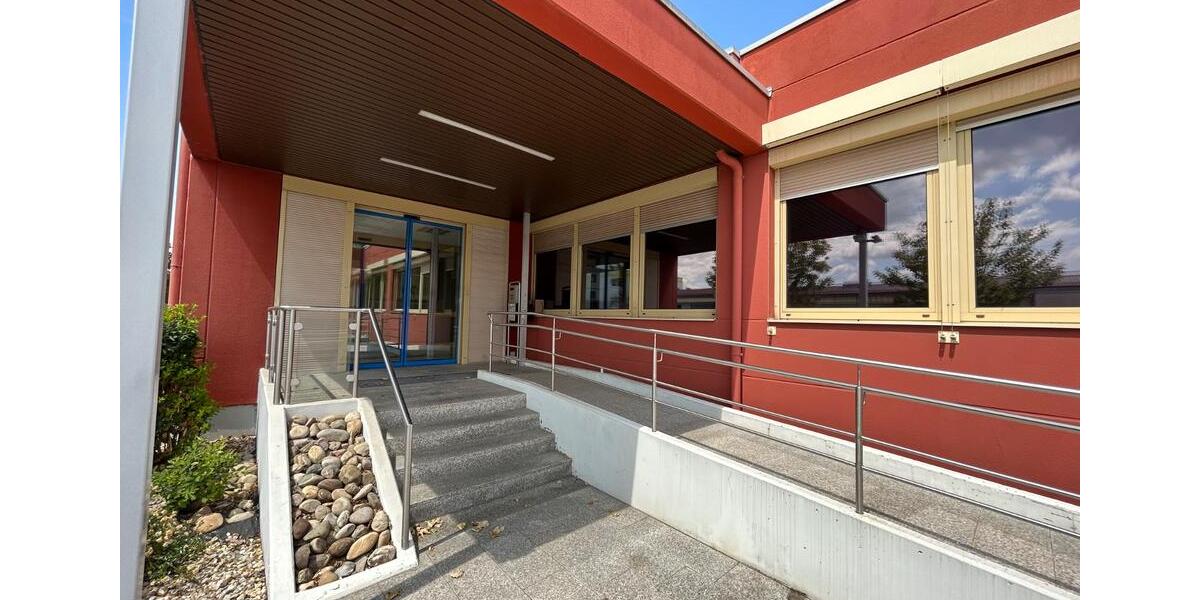 Wohnen auf Zeit Würzburg Lengfeld - 6 Zimmer, 250 m&sup2;, 23&euro; | Angebot:24682197