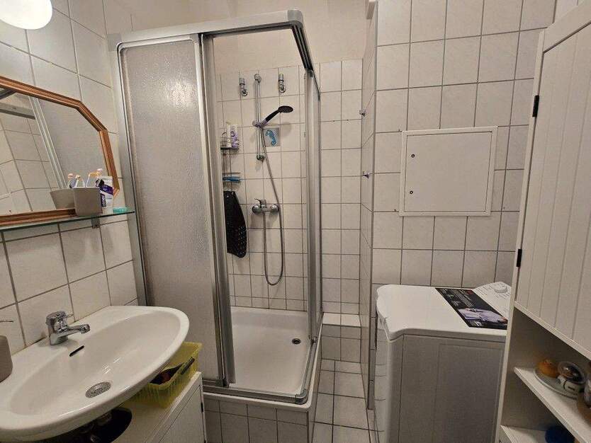 3-Zimmer-Wohnung mit Gäste WC; WG-geeignet 3 zimmer