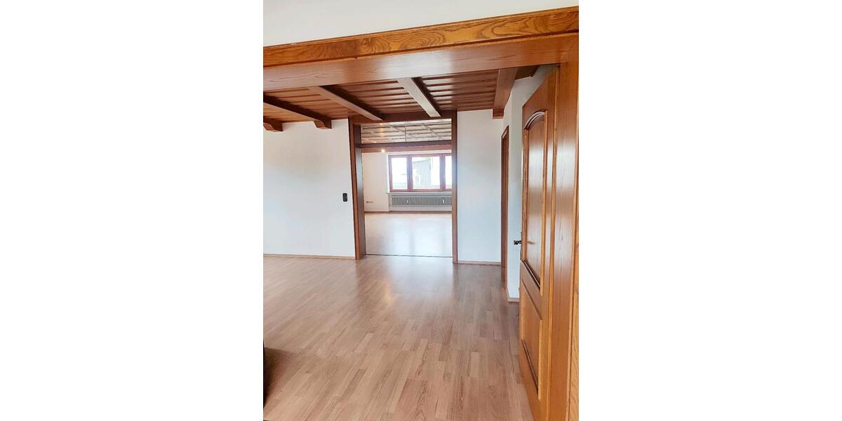 Doppelhaushälfte Neustadt an der Donau - 7 Zimmer, 156 m&sup2;, 1.200&euro; | Angebot:26628084