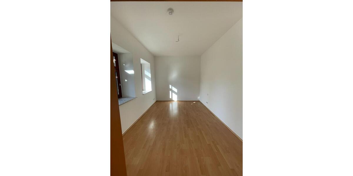 Erdgeschoßwohnung Zschopau - 2 Zimmer, 71 m&sup2;, 599&euro; | Angebot:25270640