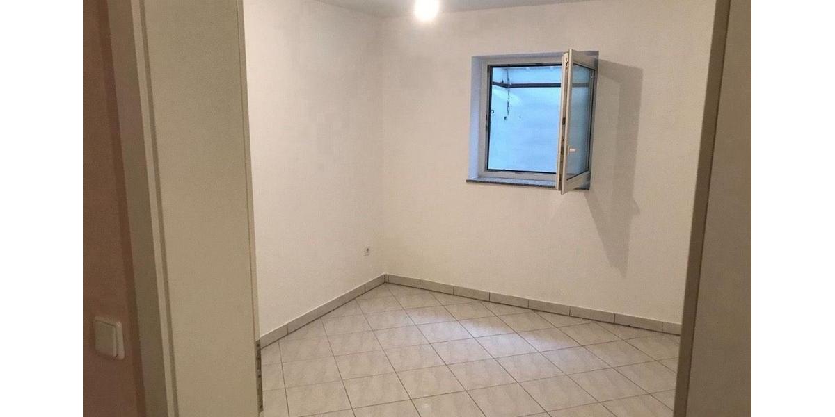 Etagenwohnung Viernheim - 2 Zimmer, 700 m&sup2;, 700&euro; | Angebot:26656481