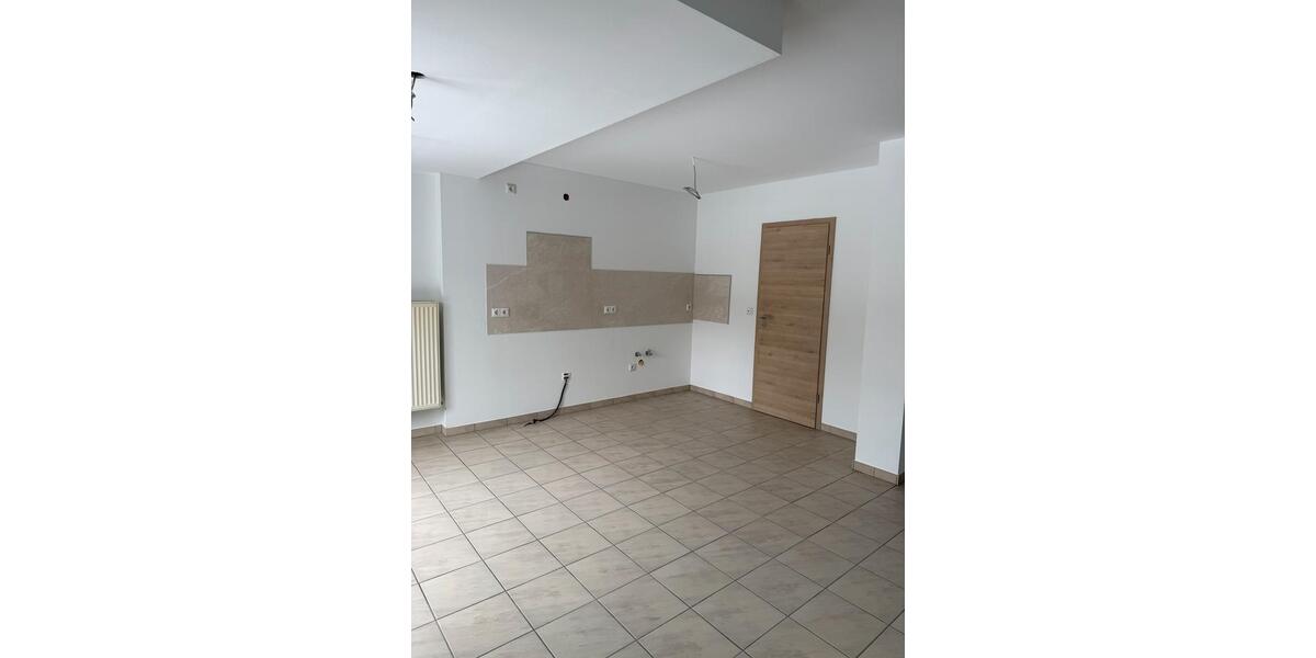 Etagenwohnung Uersfeld - 5 Zimmer, 130 m&sup2;, 980&euro; | Angebot:24385571