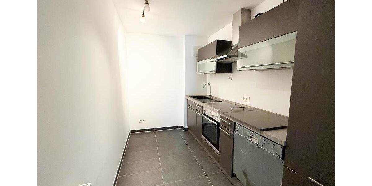 Etagenwohnung Bonn - 2 Zimmer, 82 m&sup2;, 1.088&euro; | Angebot:25103480