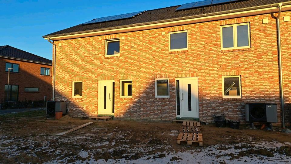 Neubau Erstbezug 7 freie Reihenhäuser an Feldrandlage 4 zimmer