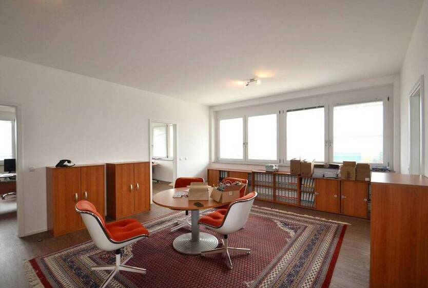 Moderne Büro- oder Praxisfläche in Antdorf
